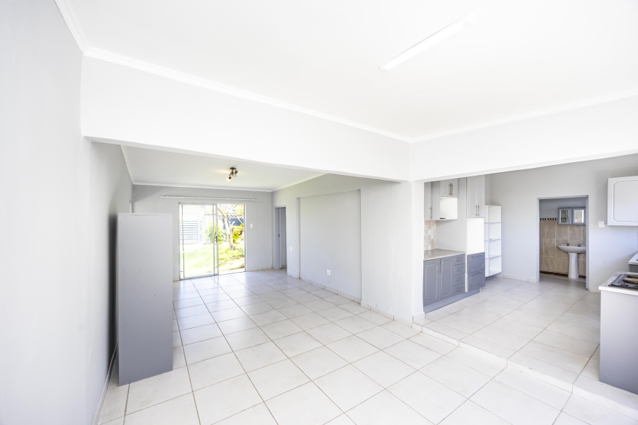 5 Bedroom Property for Sale in Sunnyridge Eastern Cape